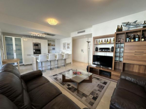 C028-Nice apartment with terrace - close to the beach